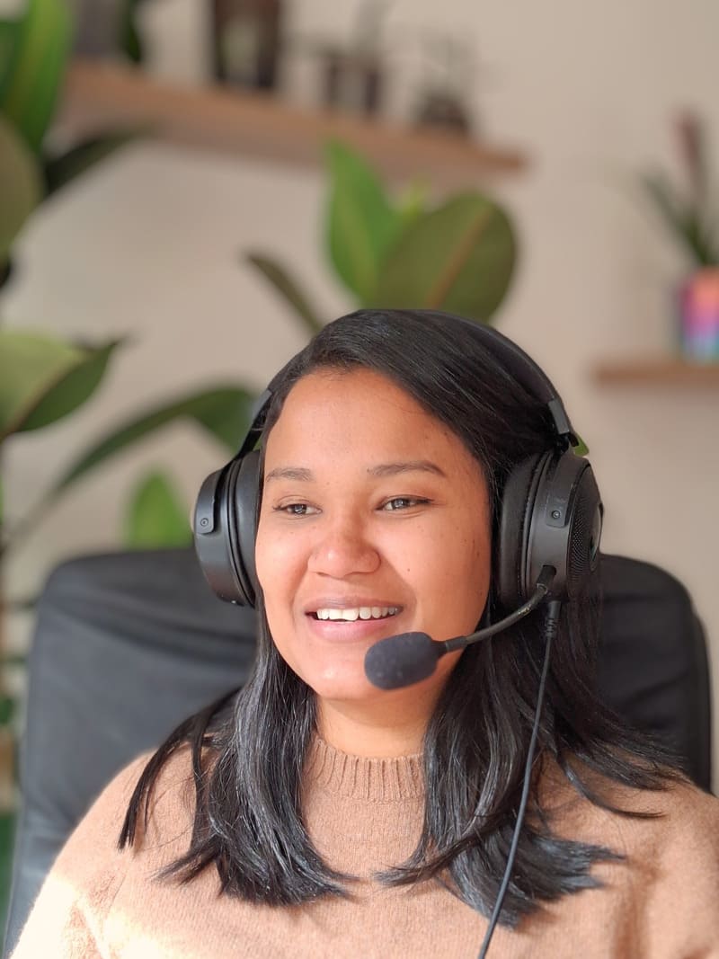 Online Spanish lessons with a certified teacher using a calm, structured approach